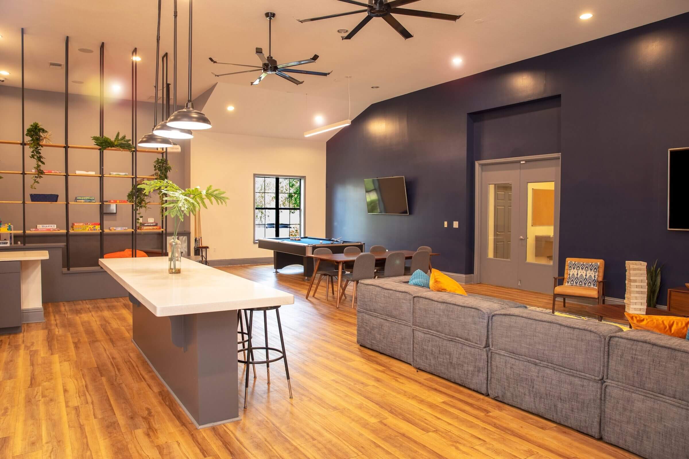 resident lounge area in gainesville student apts